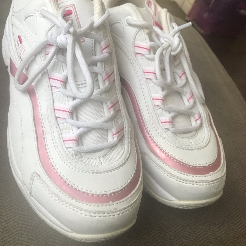 Kids White and Pink Athletic Sneakers Fila excellent condition